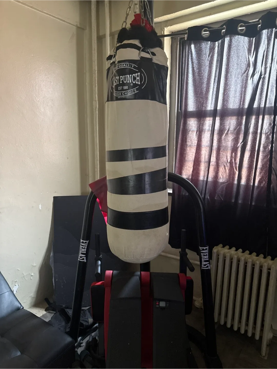 Last Punch Heavy Bag with Everlast Stand
