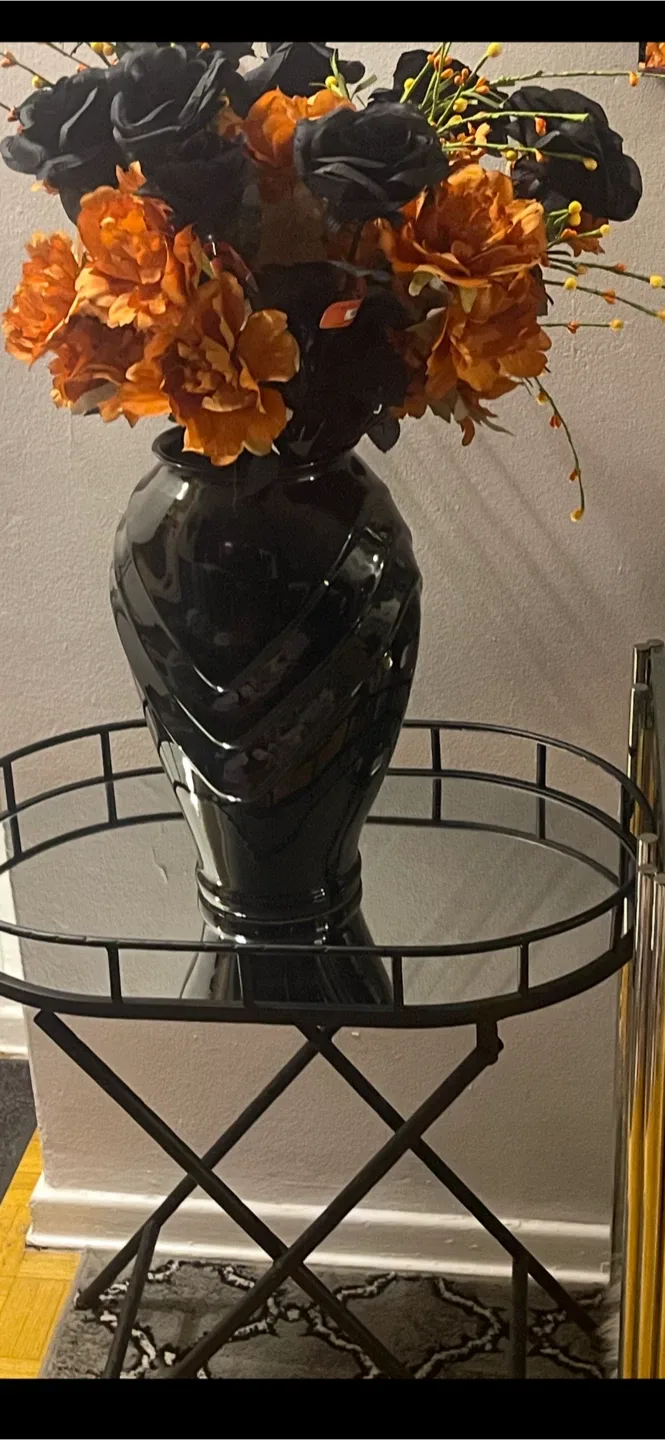 Side Table with Round Tray Top