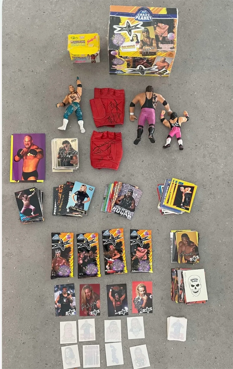 Vintage Wrestling Magazines & Cards image indicator(9)