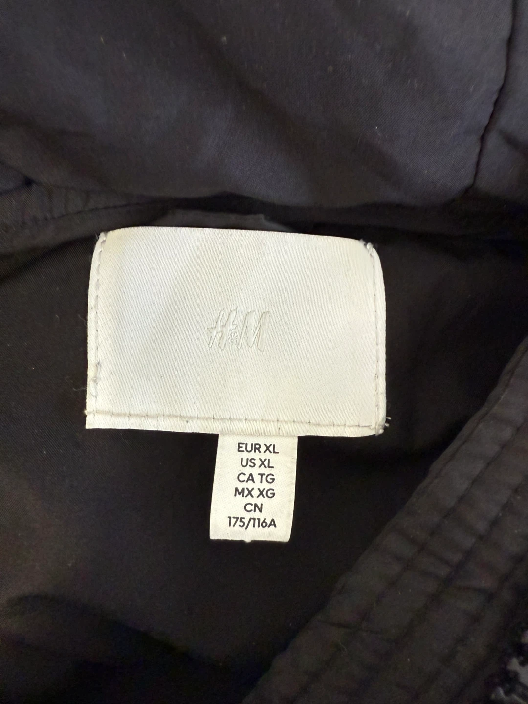 H&M Black Puffer Jacket - Size XL - photo 3