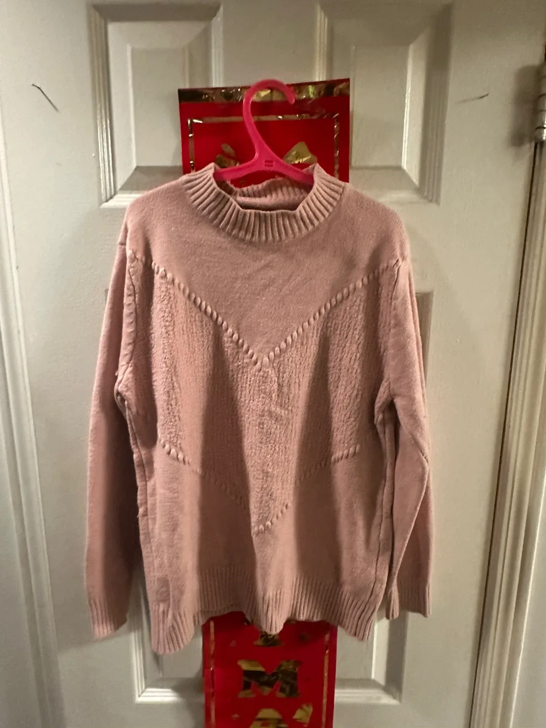 5 Assorted Women's Tops & Sweaters image indicator(4)