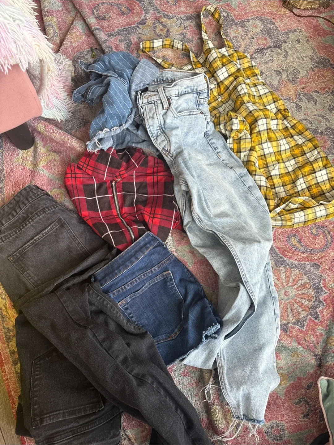 Free bag of clothes woman’s/girls image indicator(2)