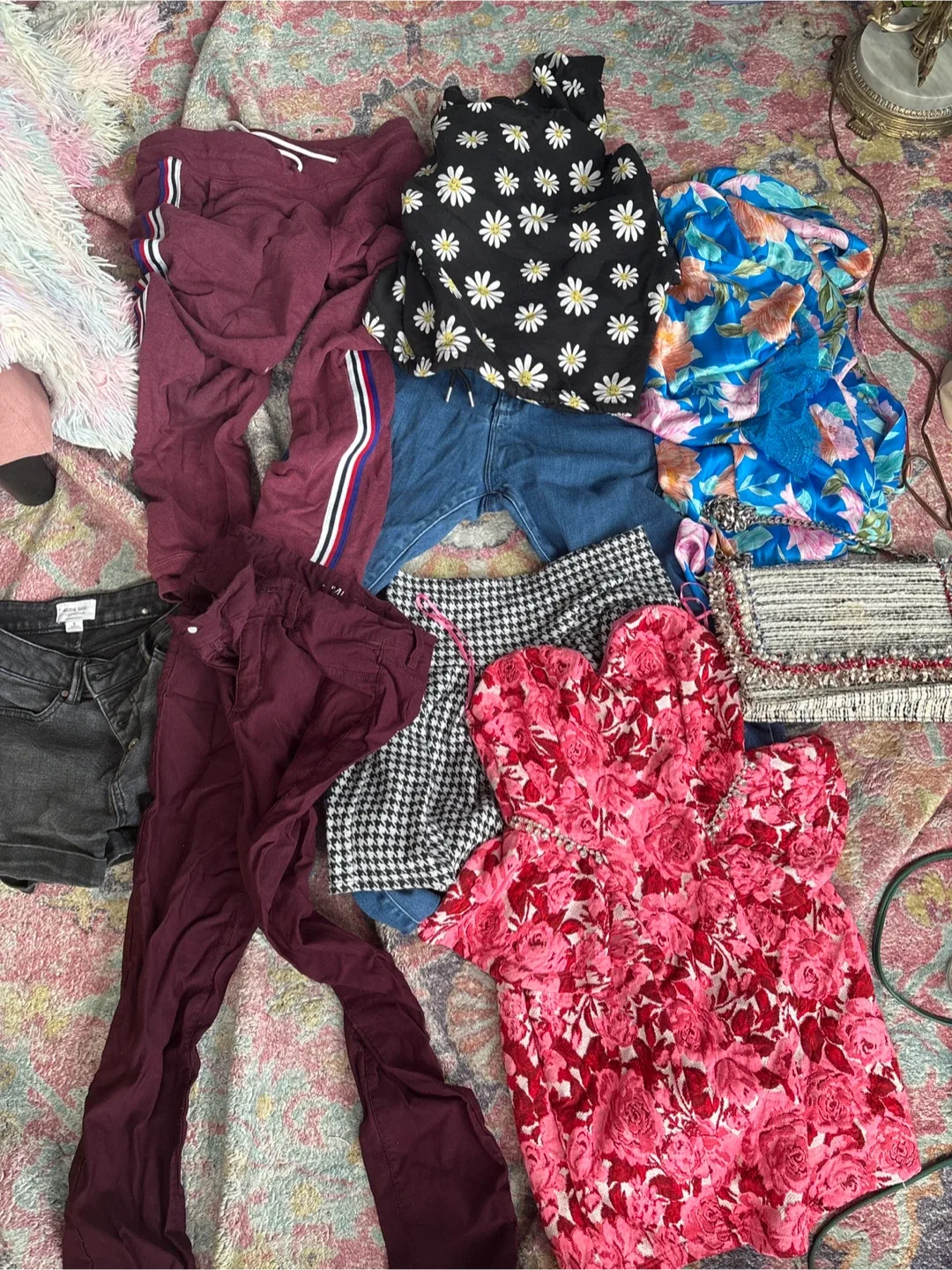 Free bag of clothes woman’s/girls