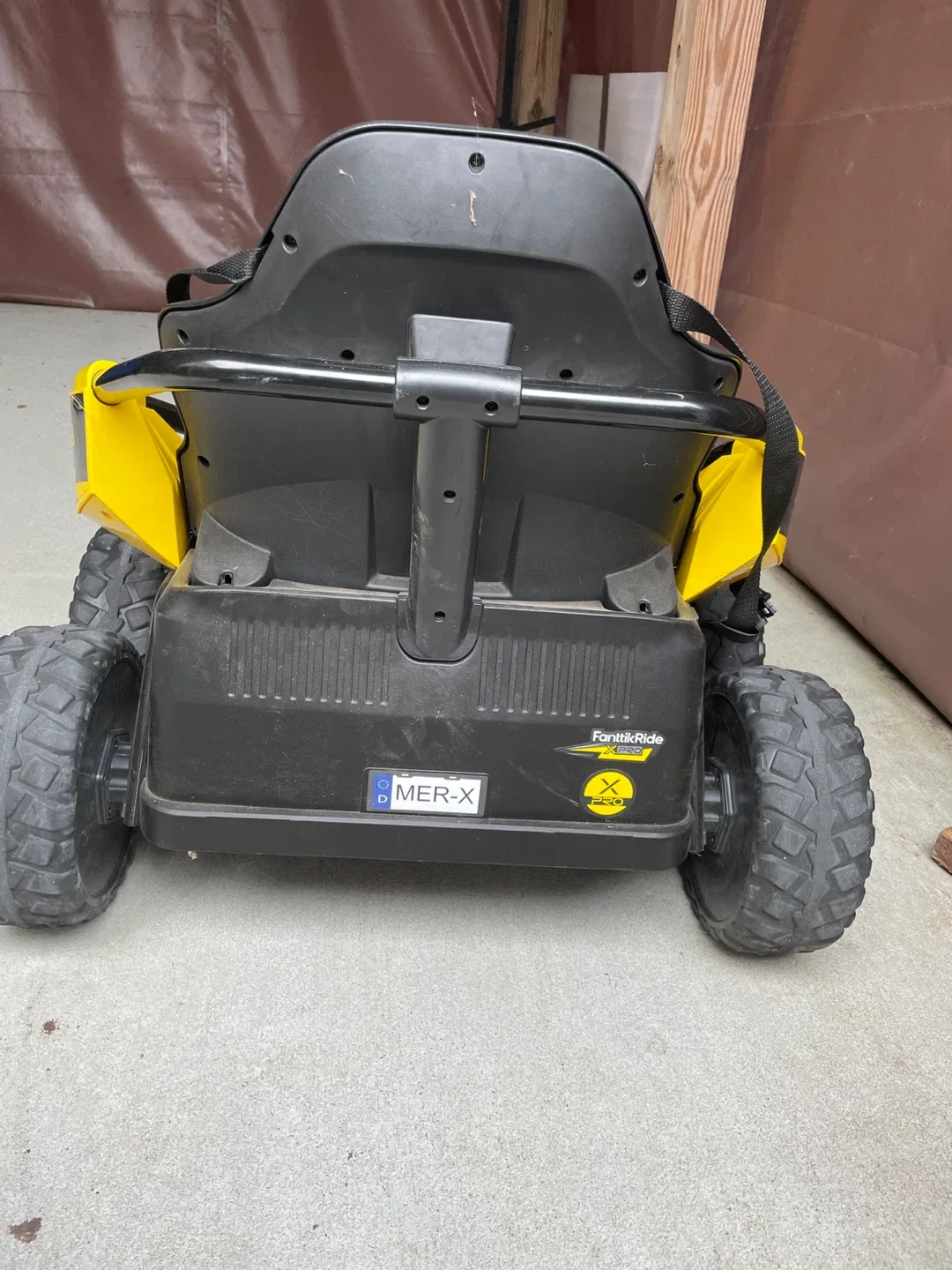 Fanttik Ride X Pro Kids Ride-On Car - Yellow/Black image indicator(2)