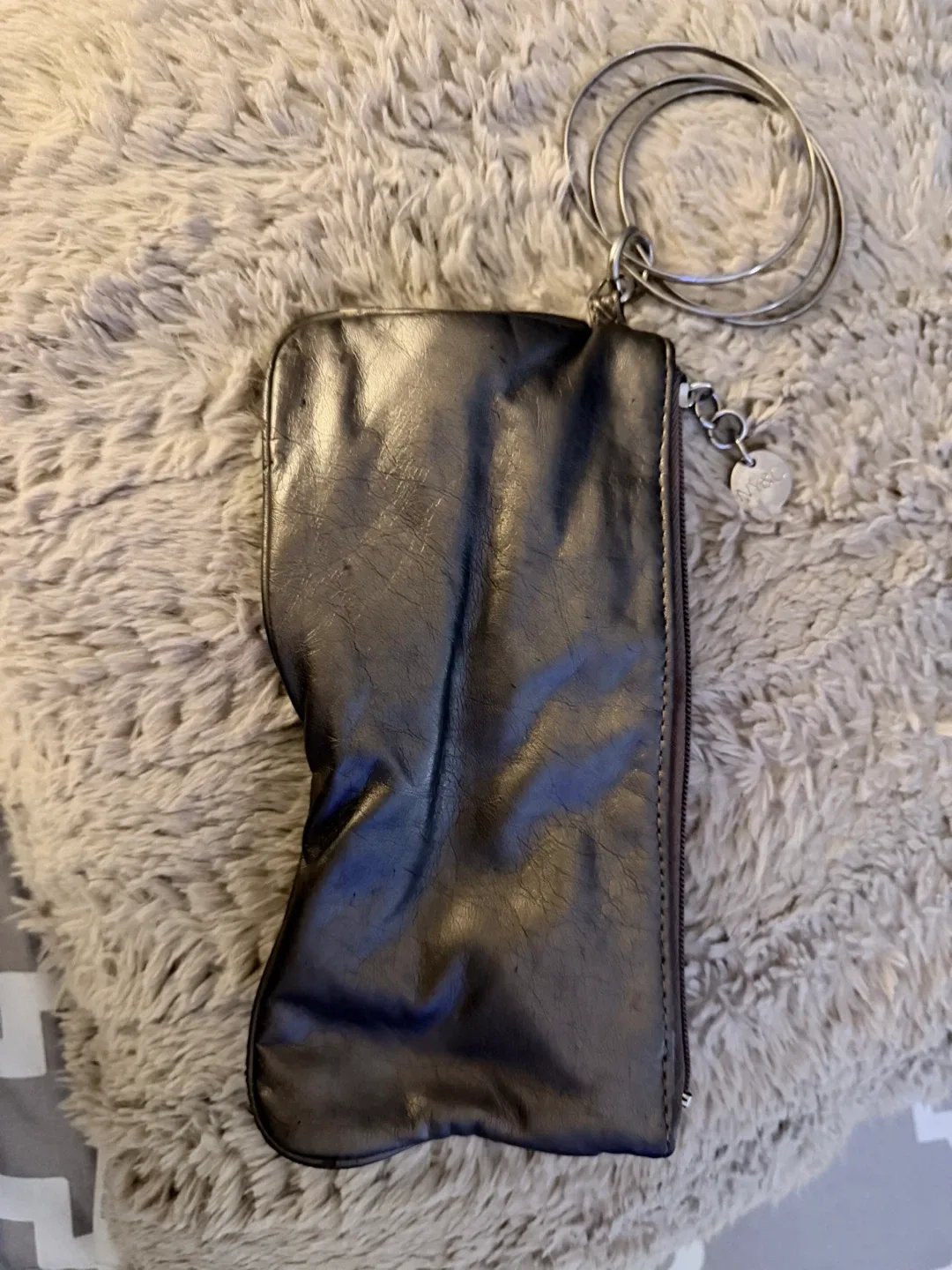 NY&C Wristlet image indicator(2)