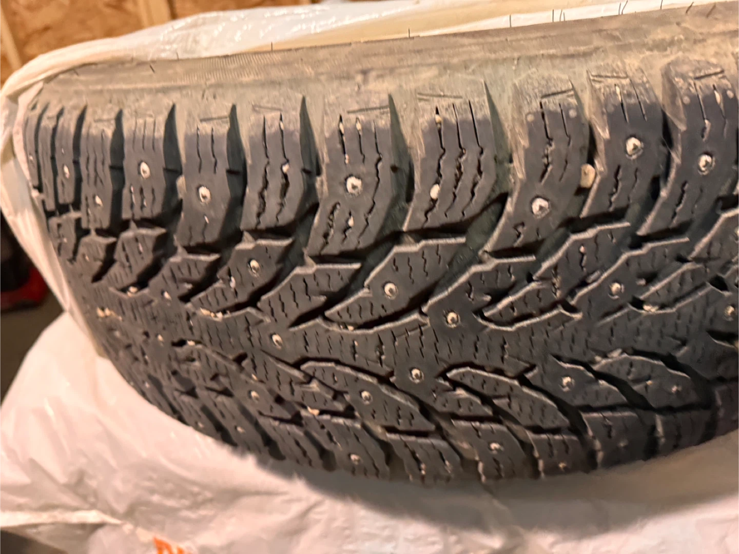 Set of 4 Studded Winter Tires - photo 4