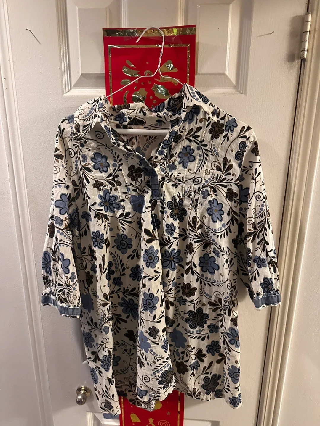 5 Assorted Women's Blouses -  Size L image indicator(4)