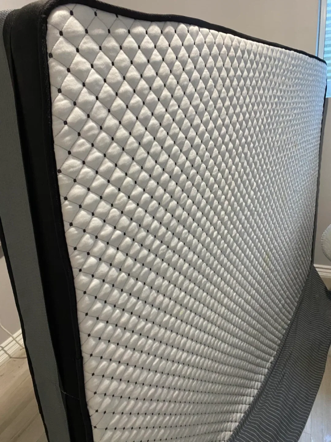 Queen Mattress image indicator(2)