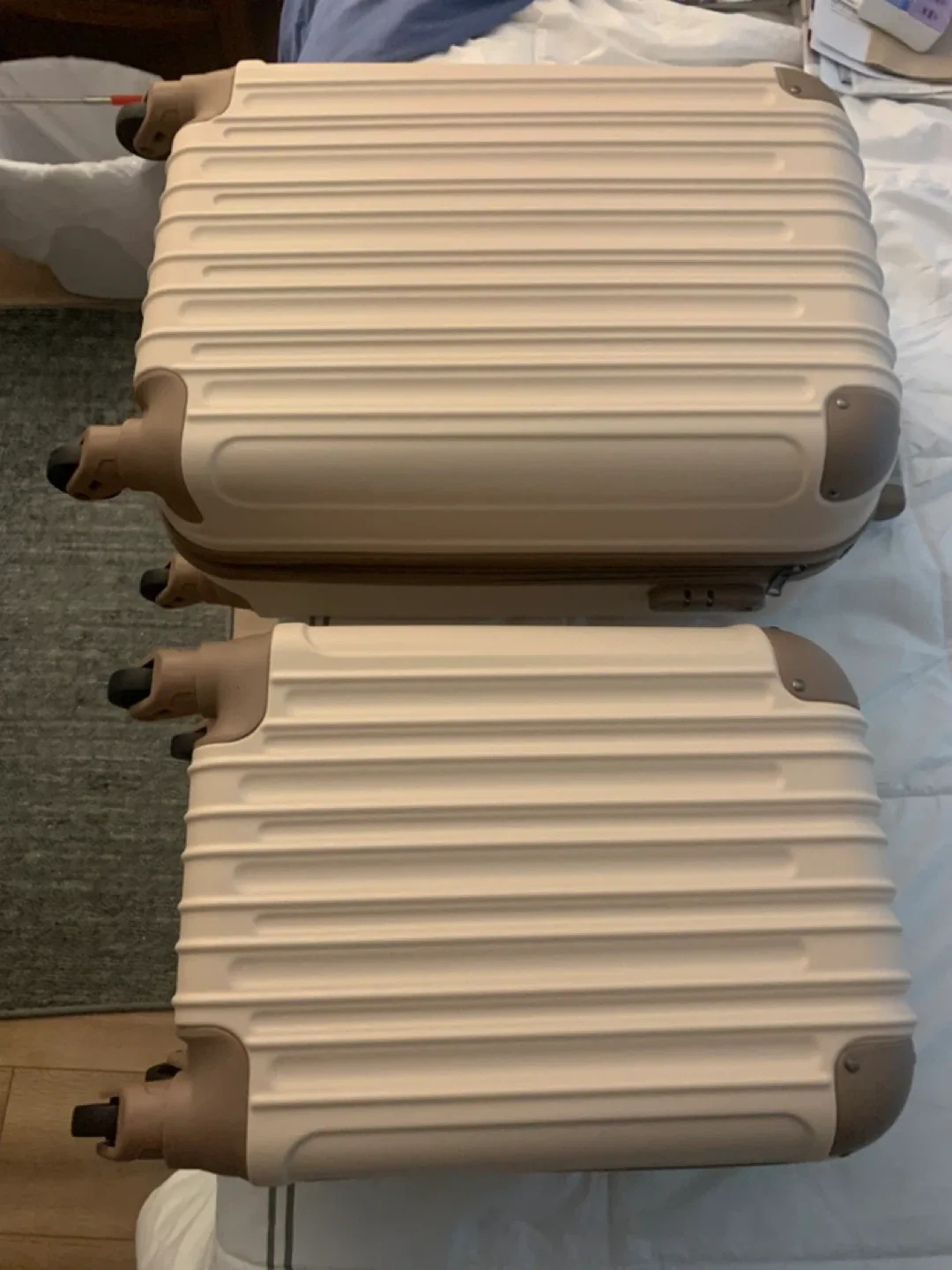 Beige Carry-on Suitcase 21 size image indicator(2)