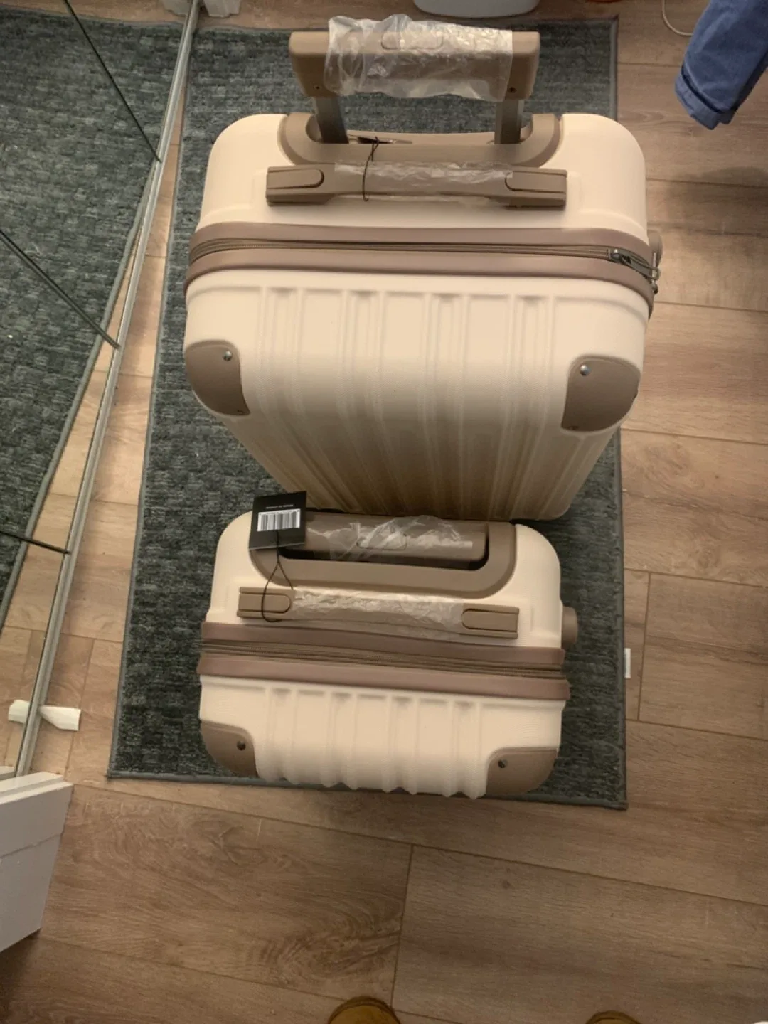 Beige Carry-on Suitcase 21 size image indicator(3)