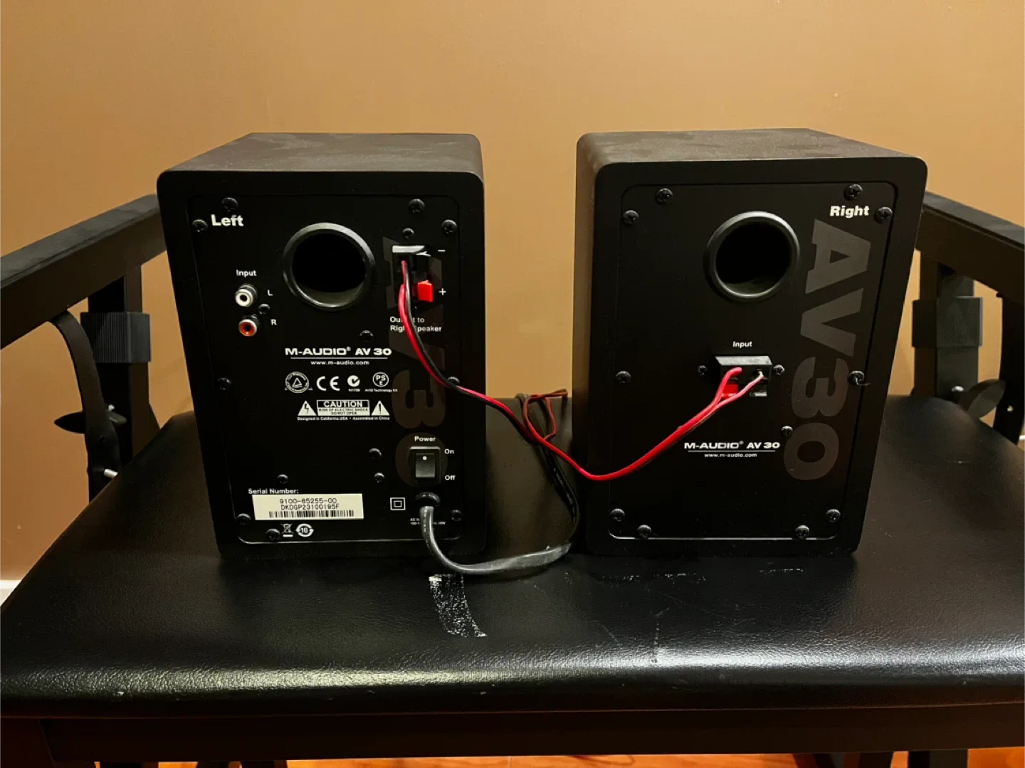M-Audio AV30 Compact Monitor Speakers - Pair image indicator(2)