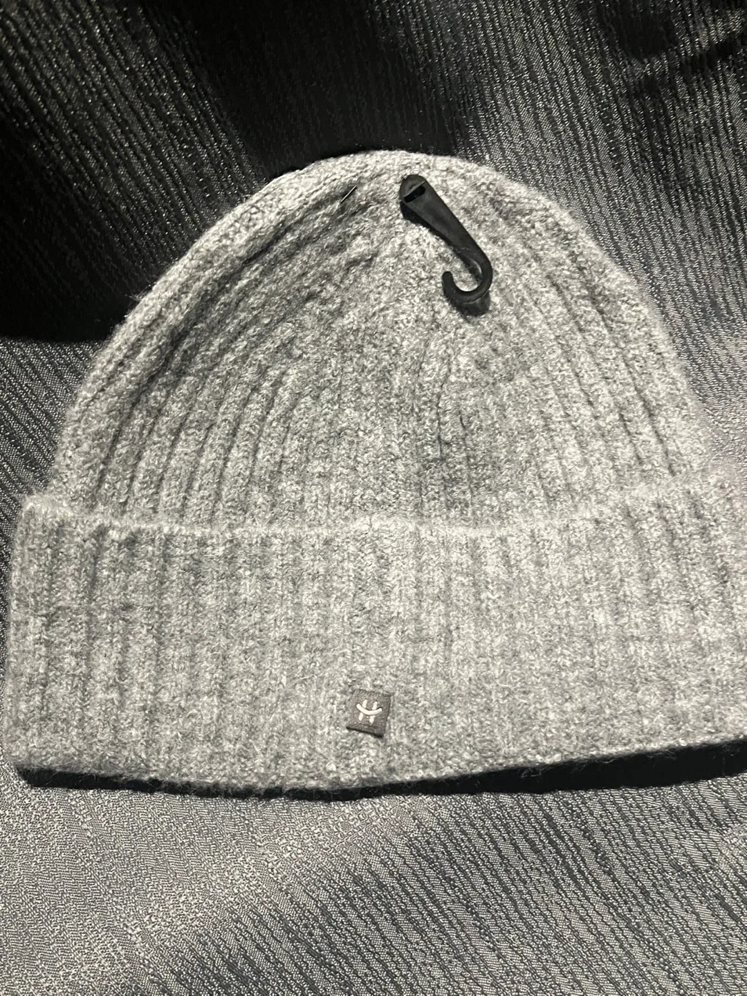 Hot Paws Adult Toque - Grey image indicator(2)