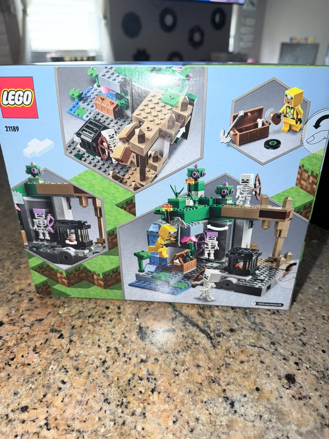LEGO Minecraft The Skeleton Dungeon 21189 image indicator(2)