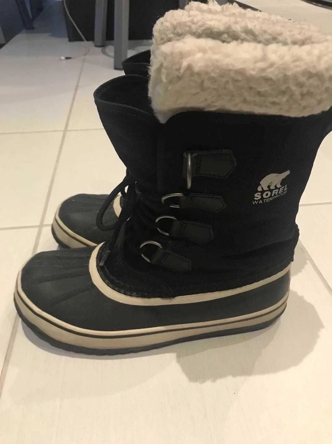 Sorel Waterproof Winter Boots (Kids Size 5)
