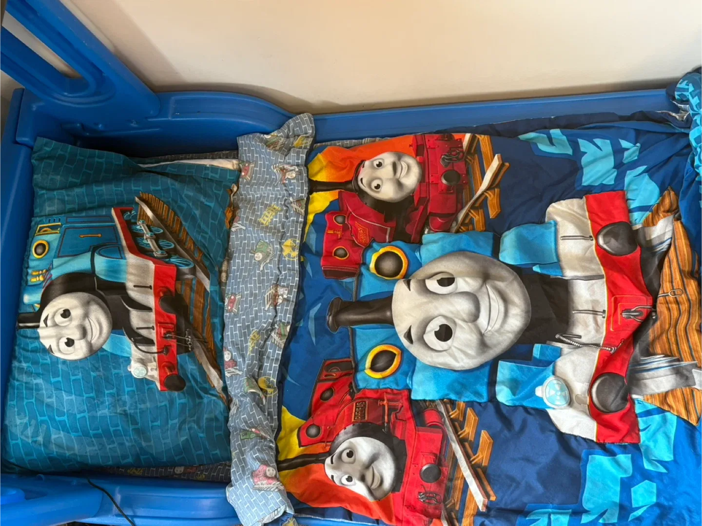 Little Tikes Thomas the Train Toddler Bed image indicator(2)