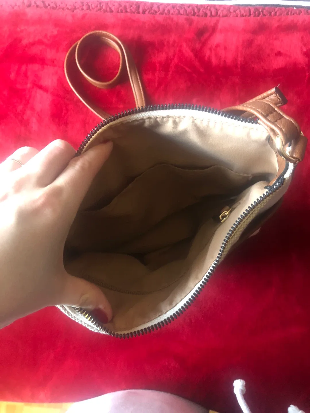 Crossbody Bag - Beige with Brown Trim image indicator(3)