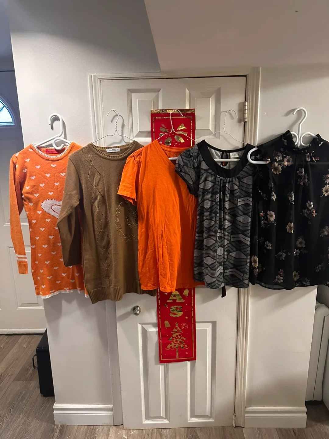 5 Bundle of Women's Tops & Sweaters