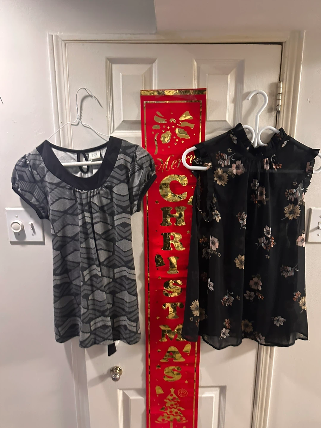 5 Bundle of Women's Tops & Sweaters - photo 4
