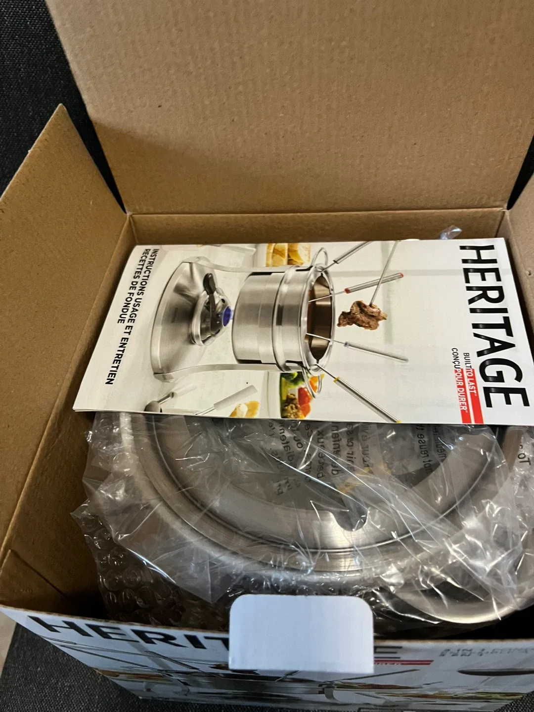 Moving sale - Brand new Fondue set image indicator(2)