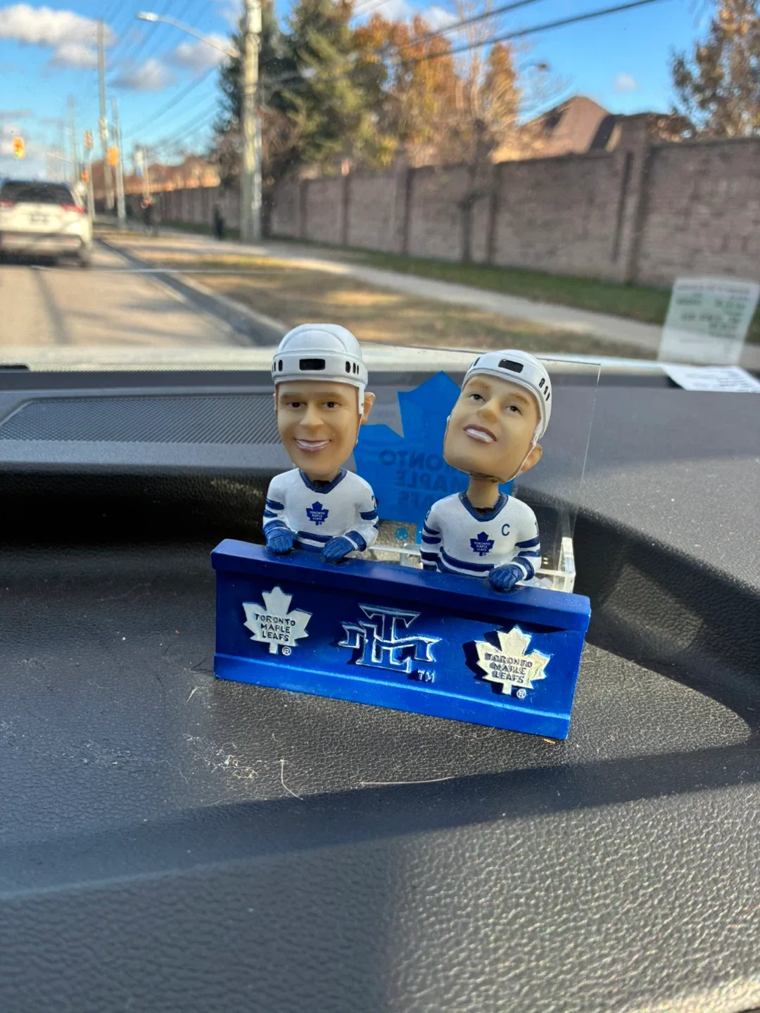 Toronto Maple Leafs Bobblehead image indicator(2)