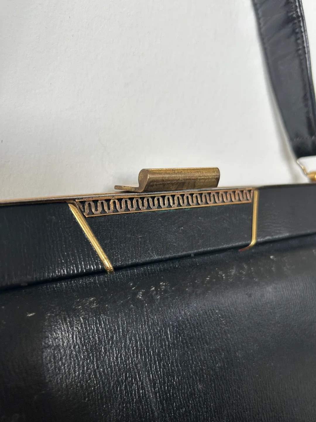 Vintage Black Leather Handbag image indicator(3)