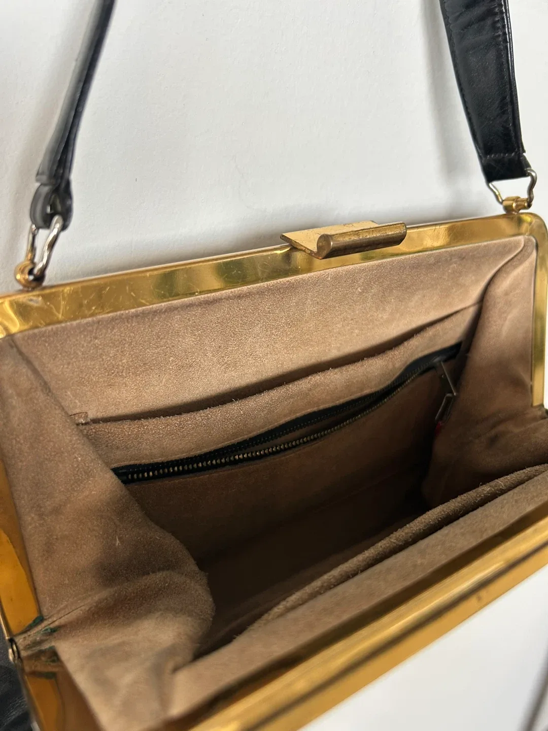 Vintage Black Leather Handbag image indicator(5)