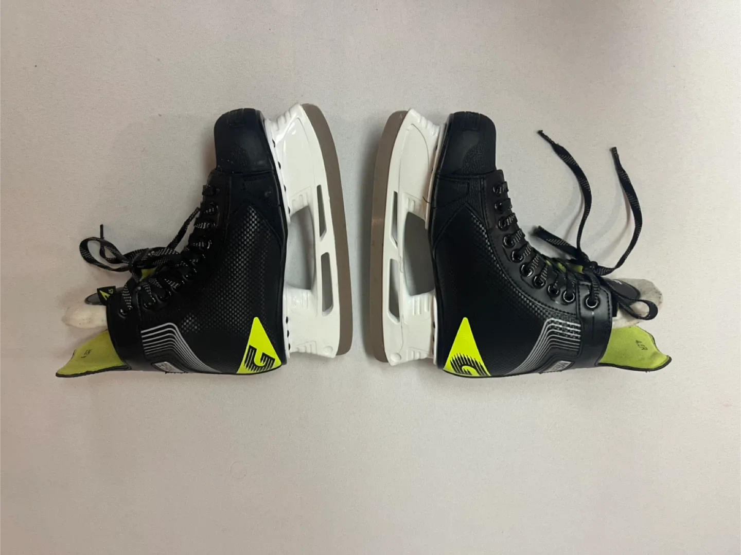 Boys Size 4.5 Hockey Skates - Graf Supra G1035 - Great Condition image indicator(3)