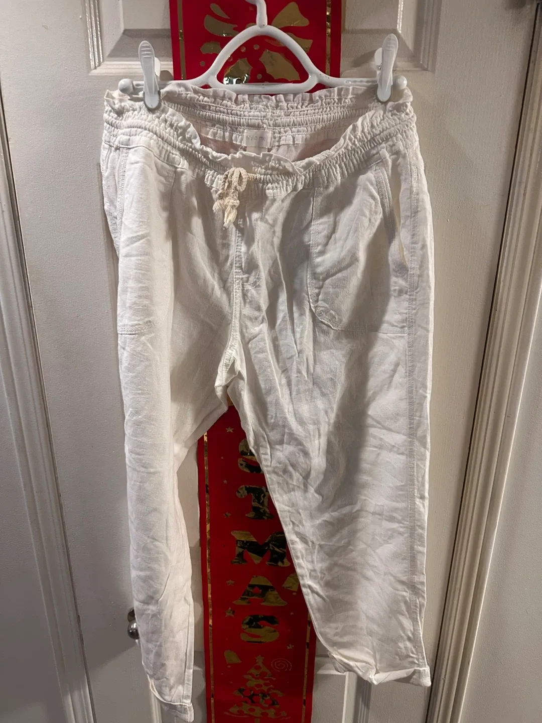 6 Assorted Women's Pants - Sizes M image indicator(5)