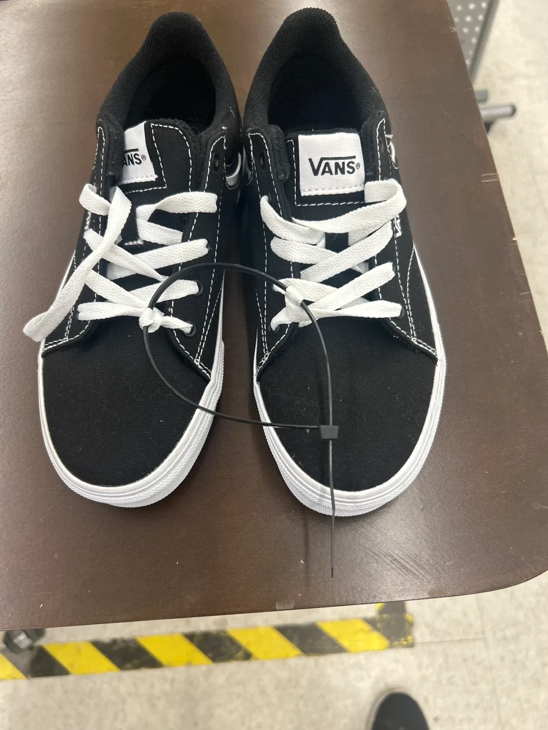 Vans Black/White Kids' Shoes image indicator(2)