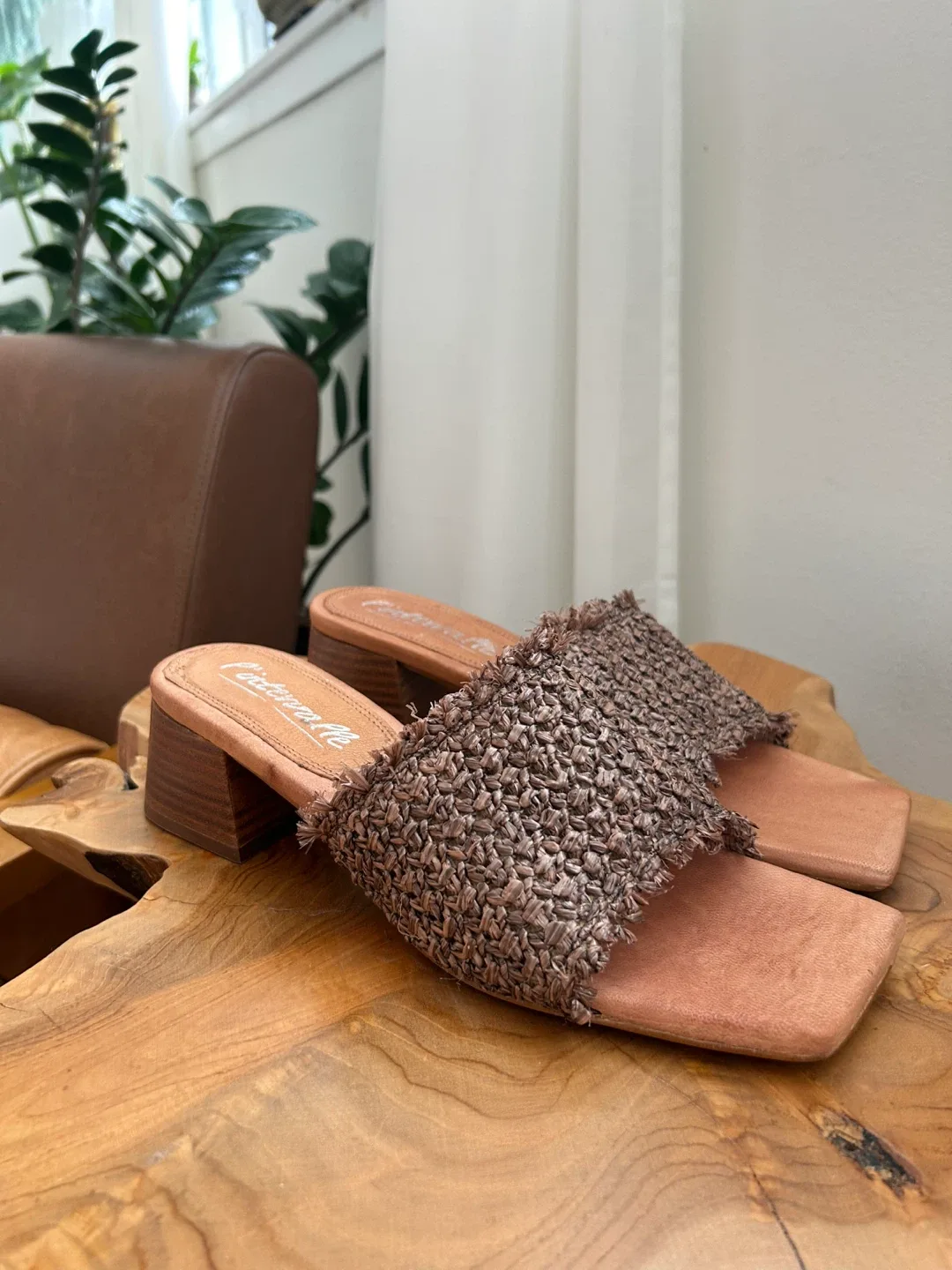 L’Intervalle Rafia Mule Sandals