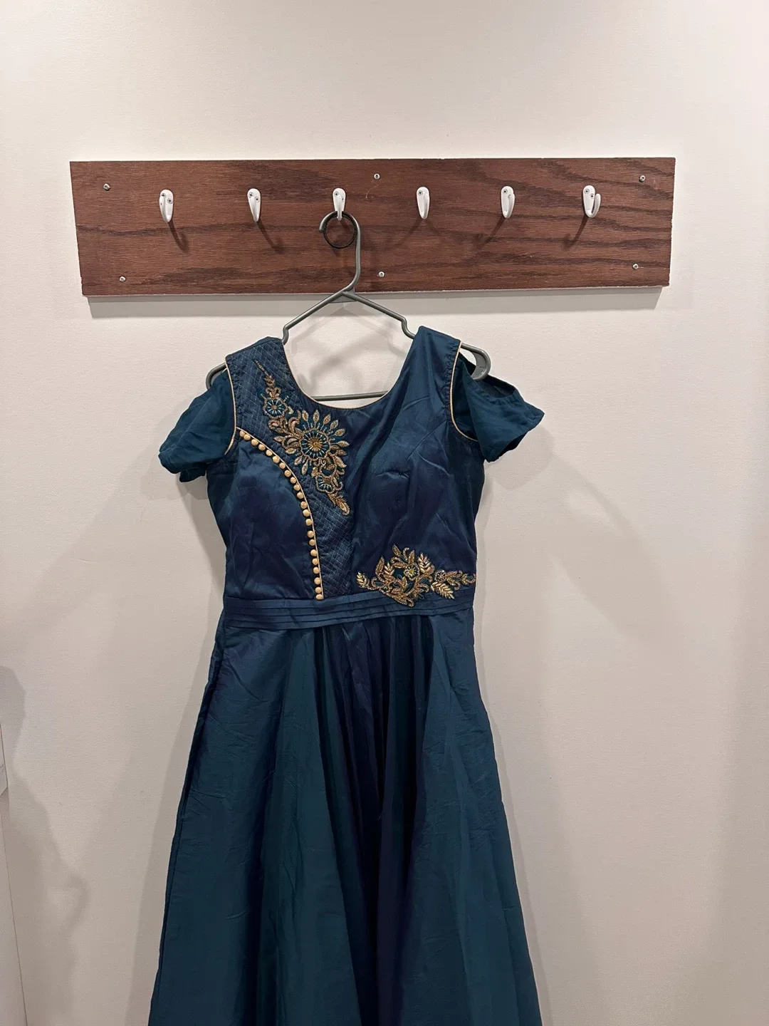 Assorted Indian Sarees & Dress image indicator(9)