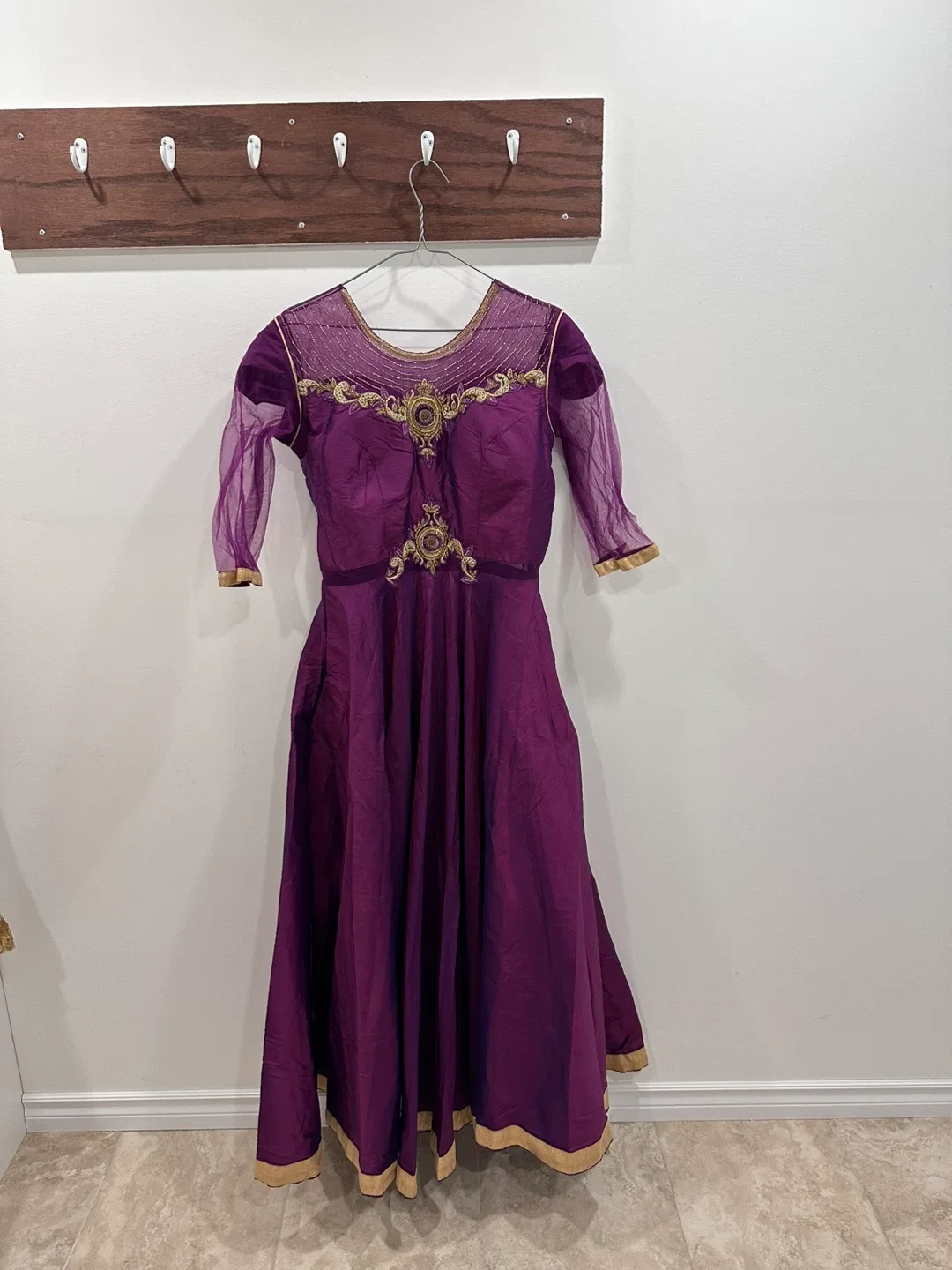 Assorted Indian Sarees & Dress image indicator(8)