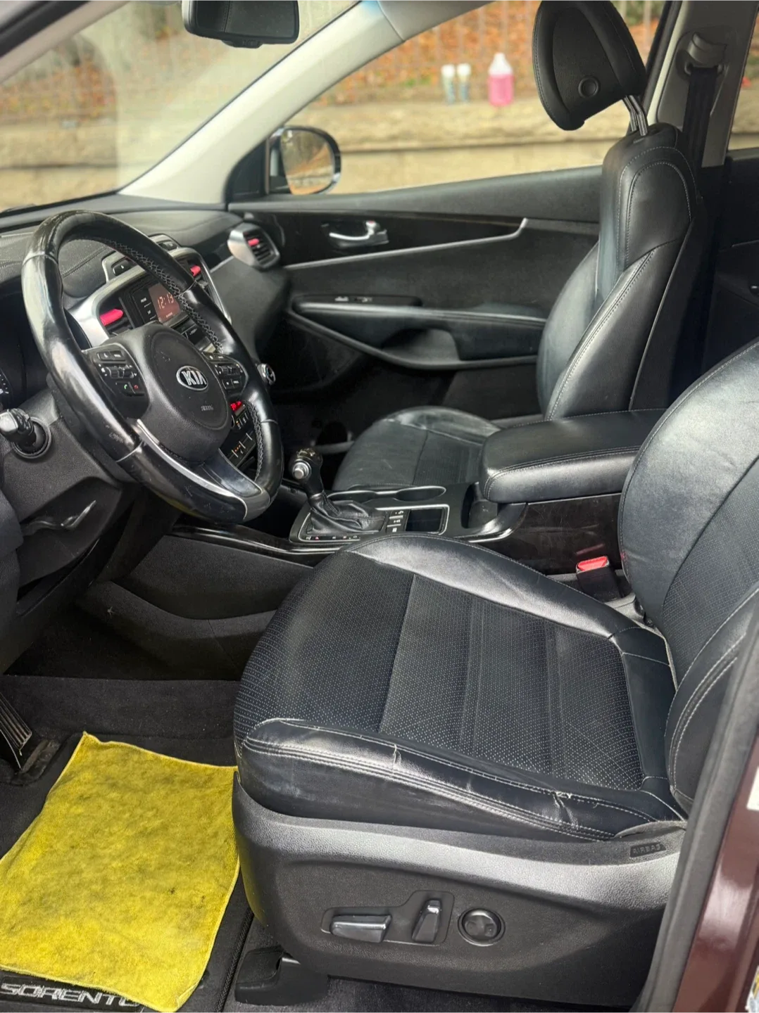 Kia Sorento SUV 2016 image indicator(3)