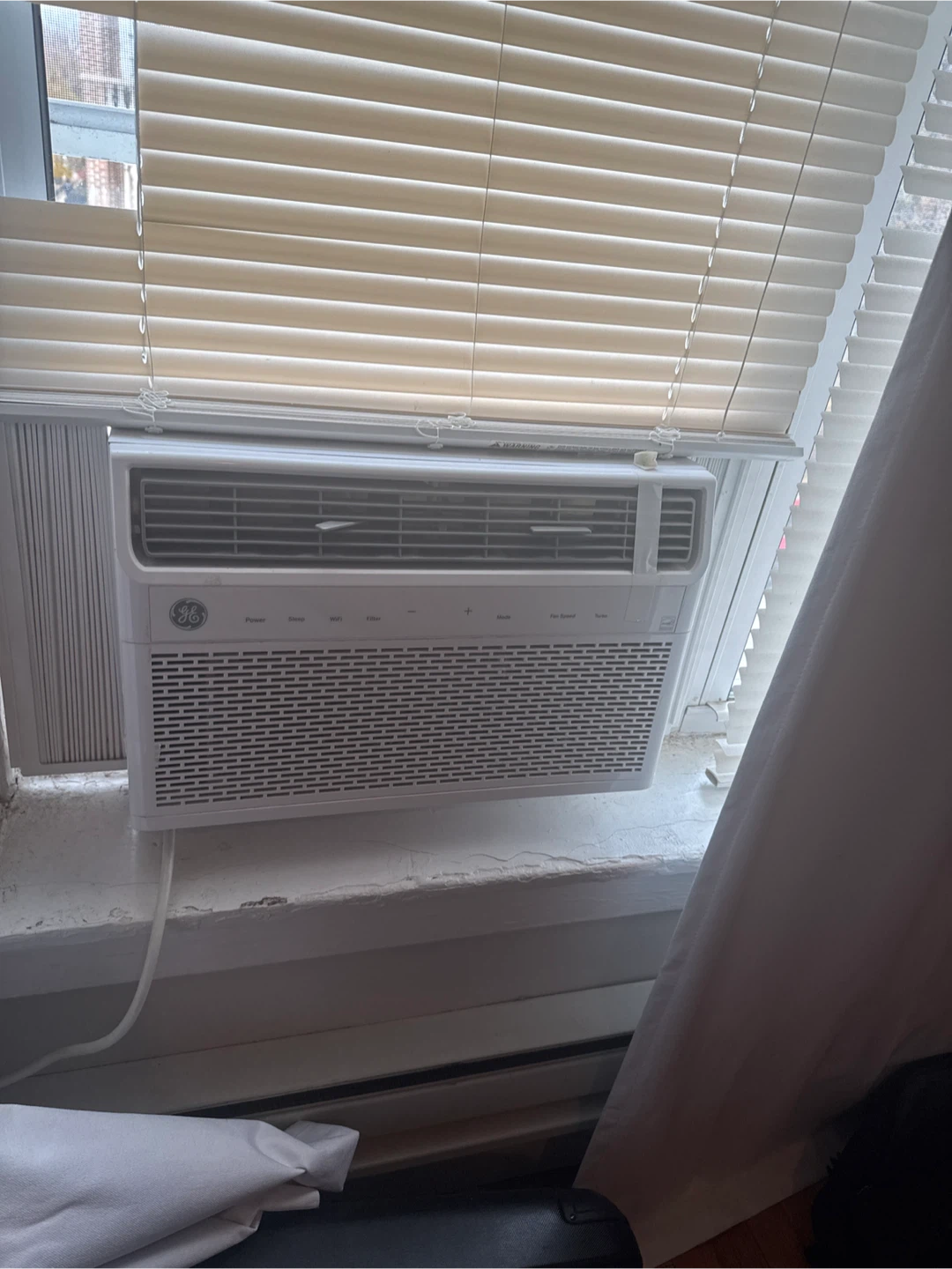 GE Window Air Conditioner set of 2 - photo 2