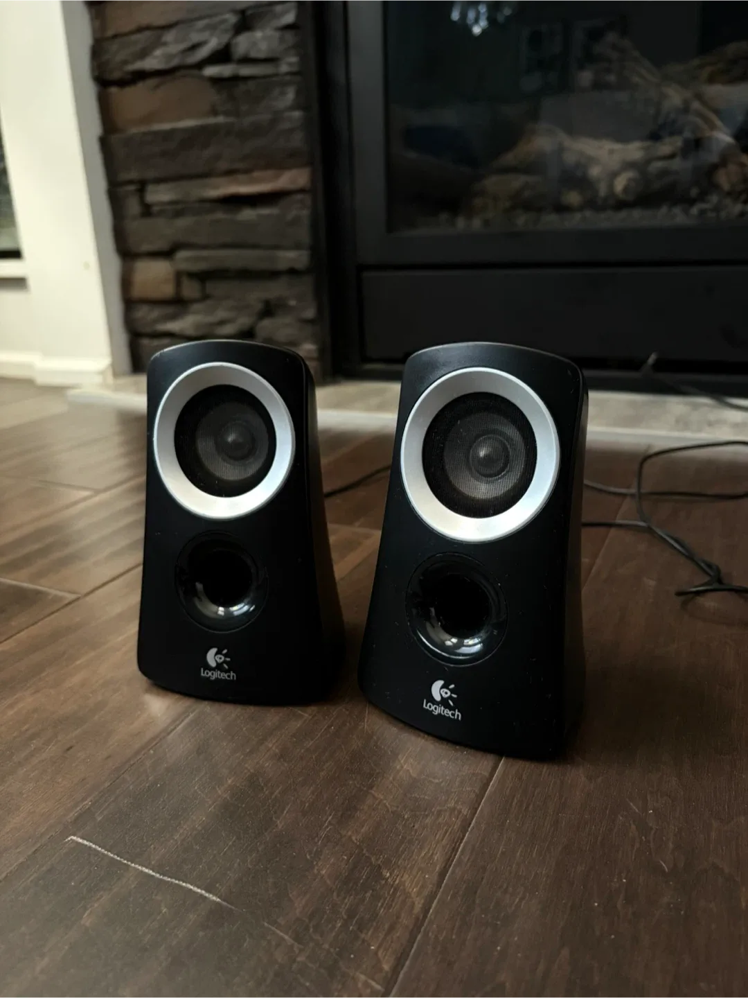 Logitech Z313 Speaker System - Pickup for Friday image indicator(4)