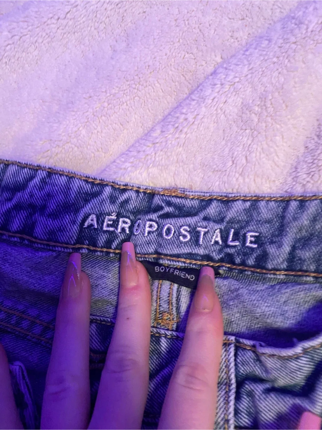 Aeropostale Boyfriend Ripped Jeans image indicator(3)