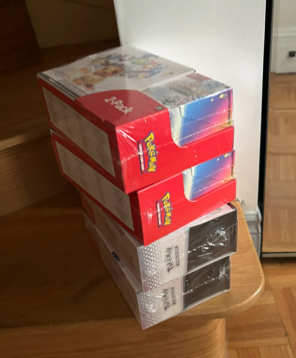 Scarlet & Violet Prismatic Eevee Elite Trainer Box - photo 2