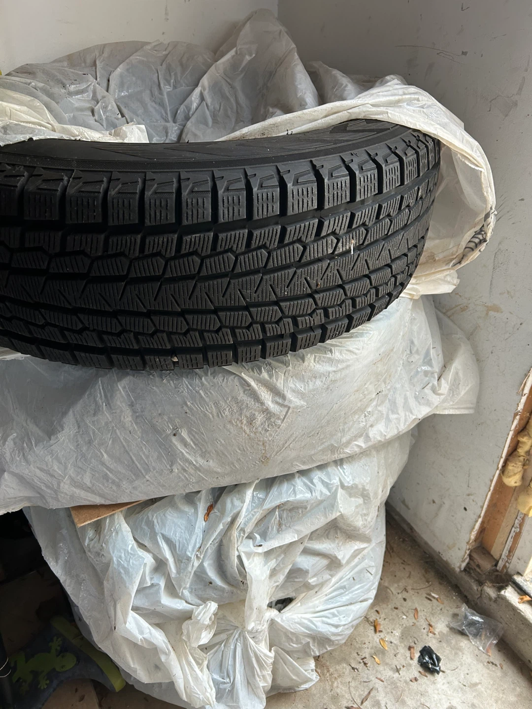 Yokohama IceGuard G075 Studless Winter Tire - 225/65R17 - photo 5
