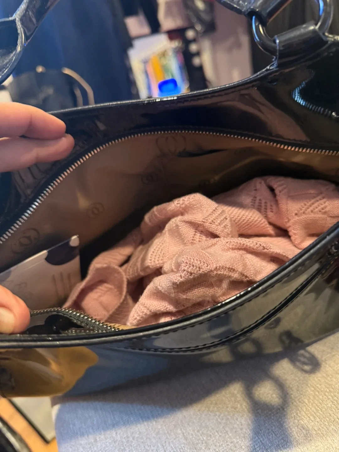 Cartier Black Patent Leather Handbag image indicator(3)