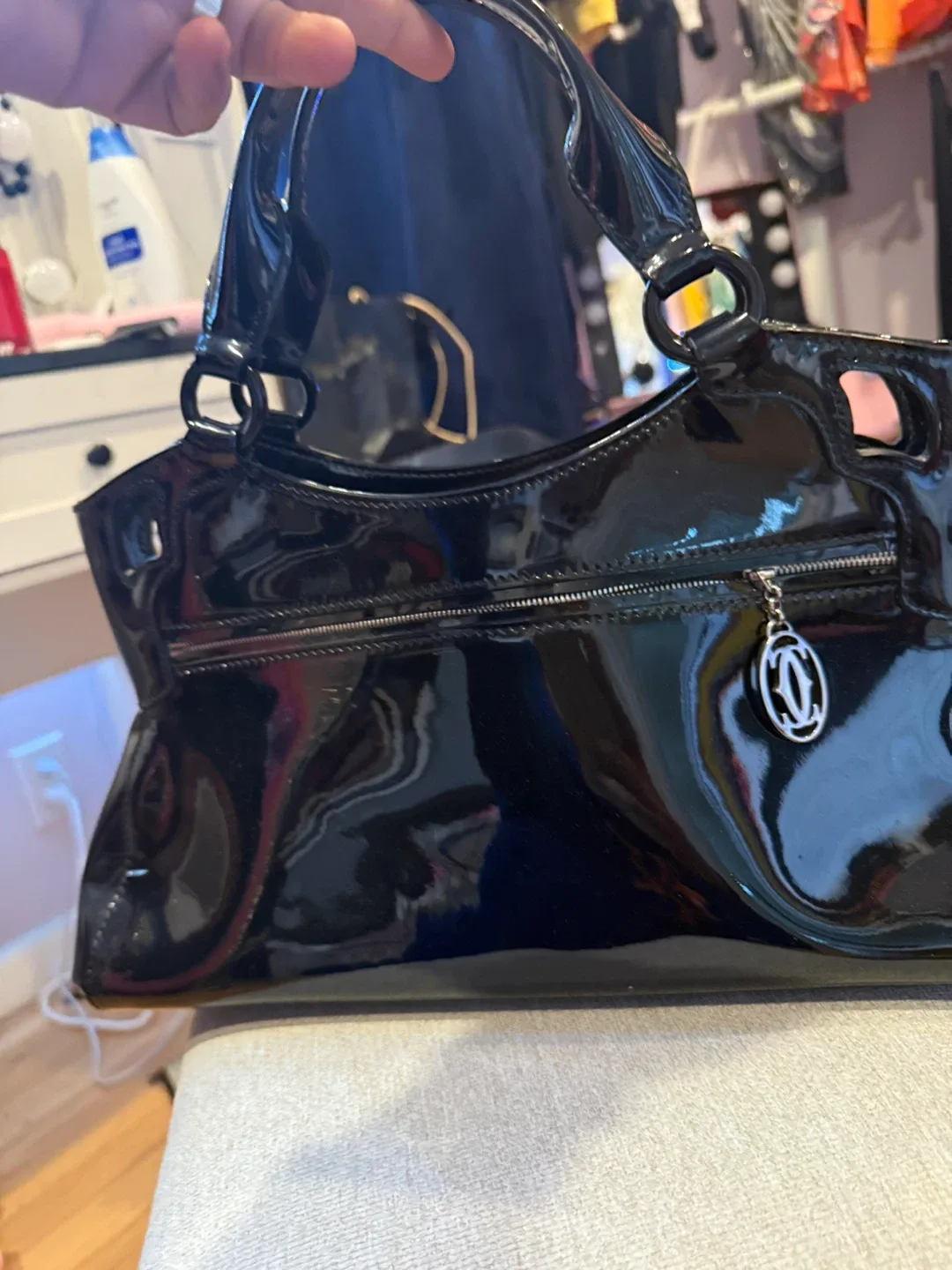 Cartier Black Patent Leather Handbag image indicator(5)