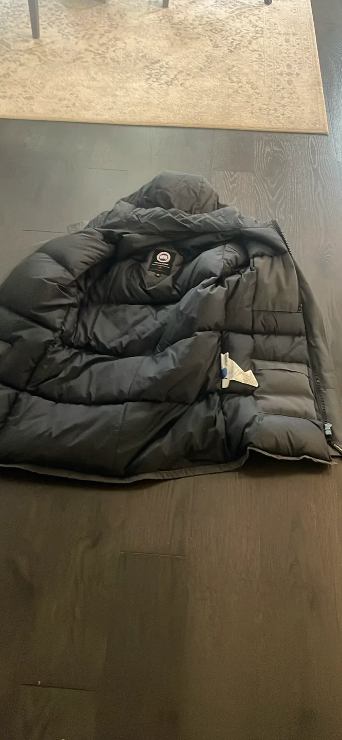 Canada Goose Jacket - Size Large image indicator(4)