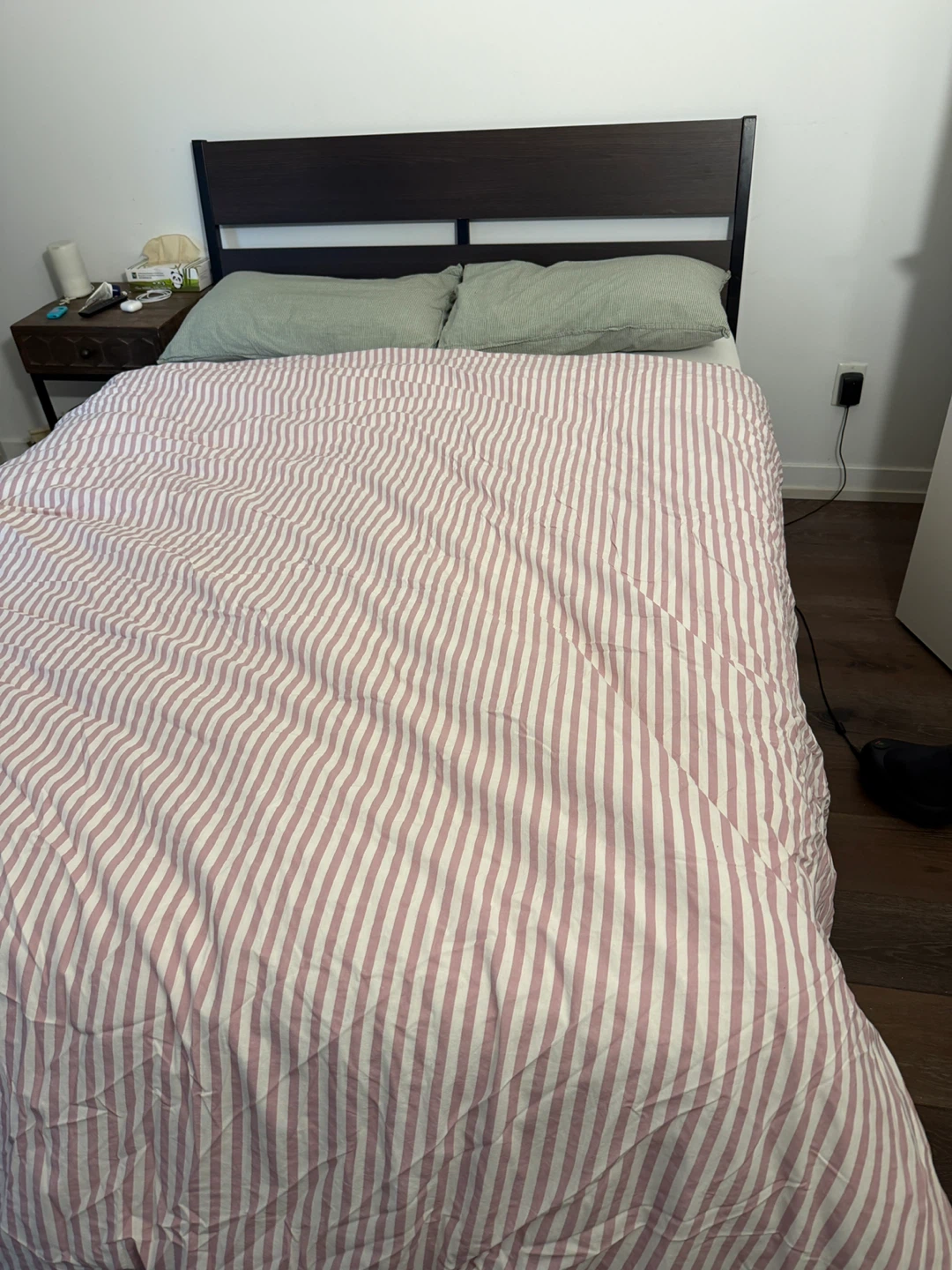 Moving sale: double bed frame - photo 2