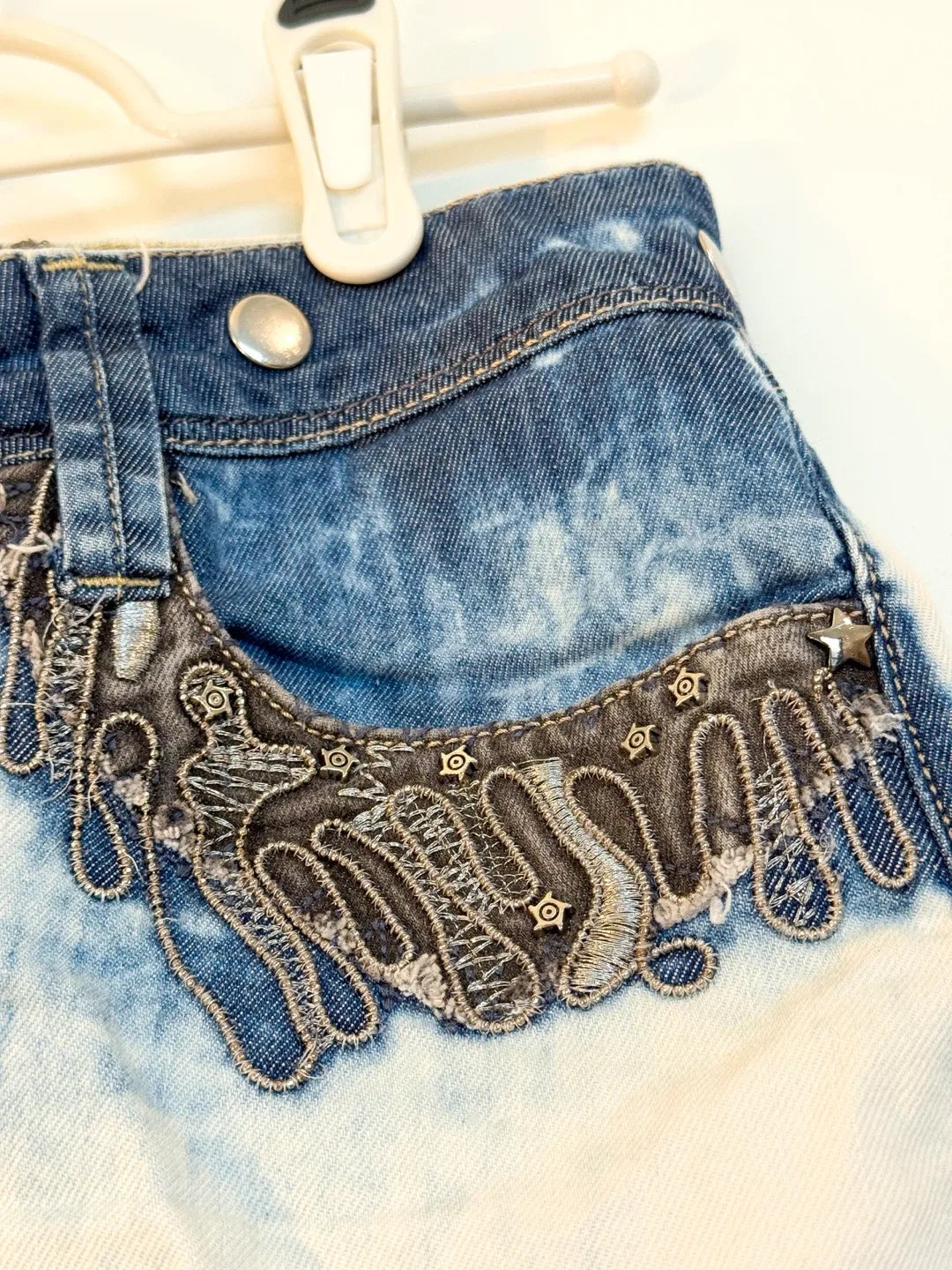 Dishe Denim Vintage Mini Skirt / Distressed Embroidered Skirt image indicator(5)