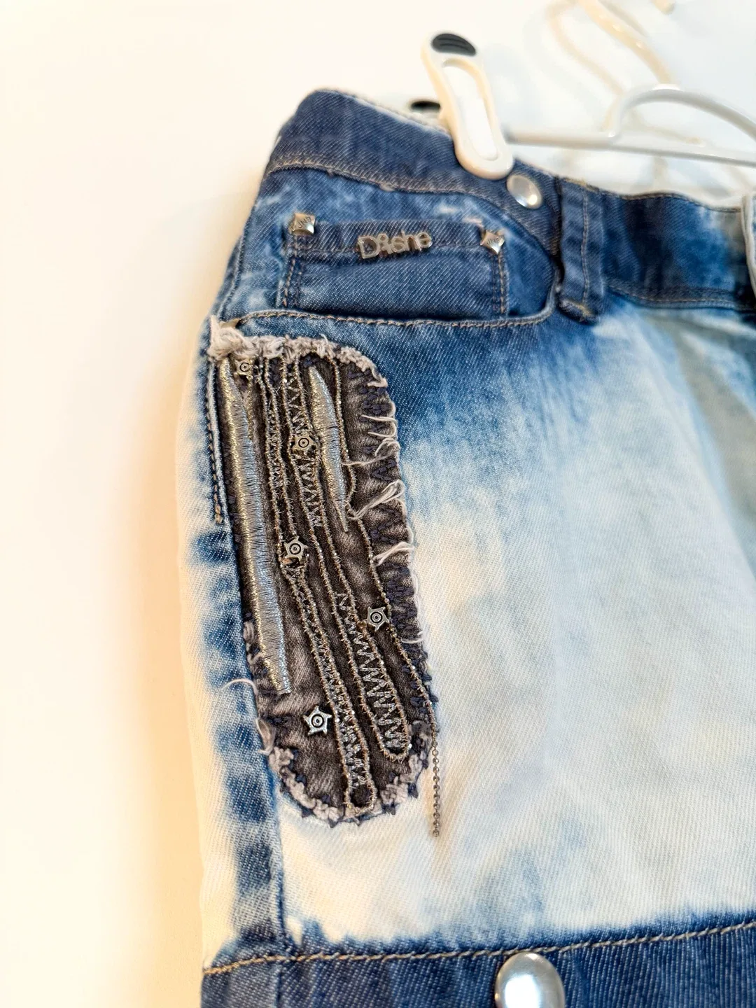 Dishe Denim Vintage Mini Skirt / Distressed Embroidered Skirt image indicator(7)