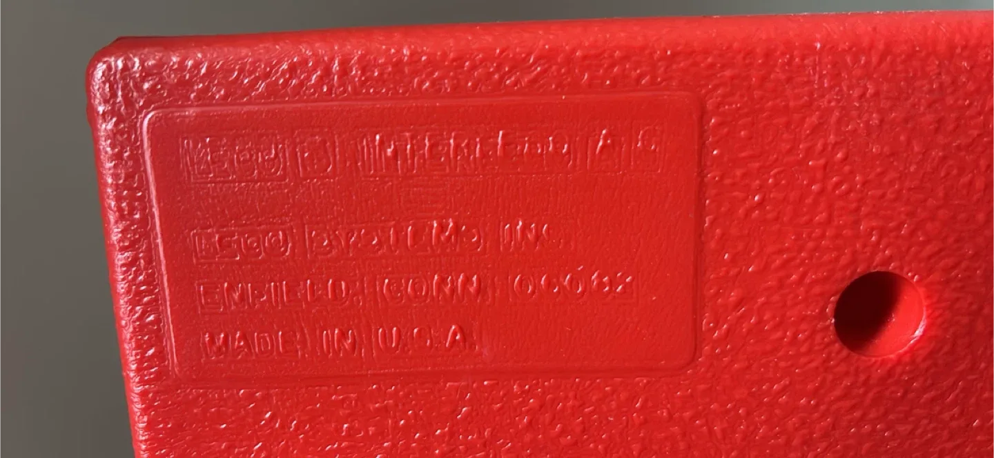 LEGO Red Storage Case with Bricks image indicator(2)