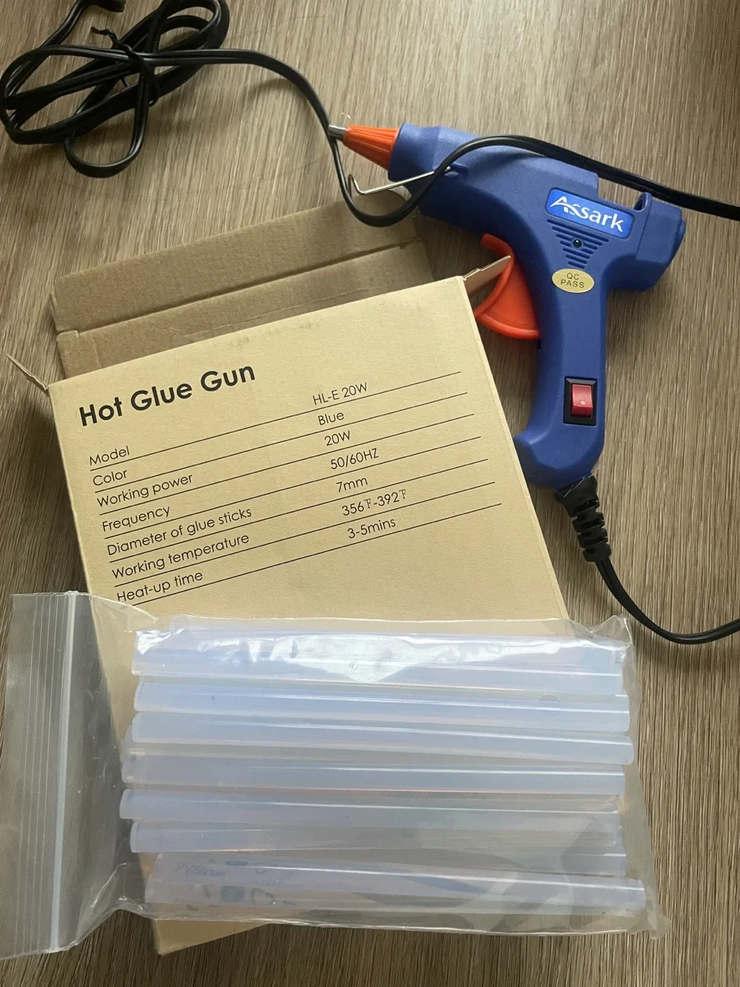 Hot Glue Gun with Refills