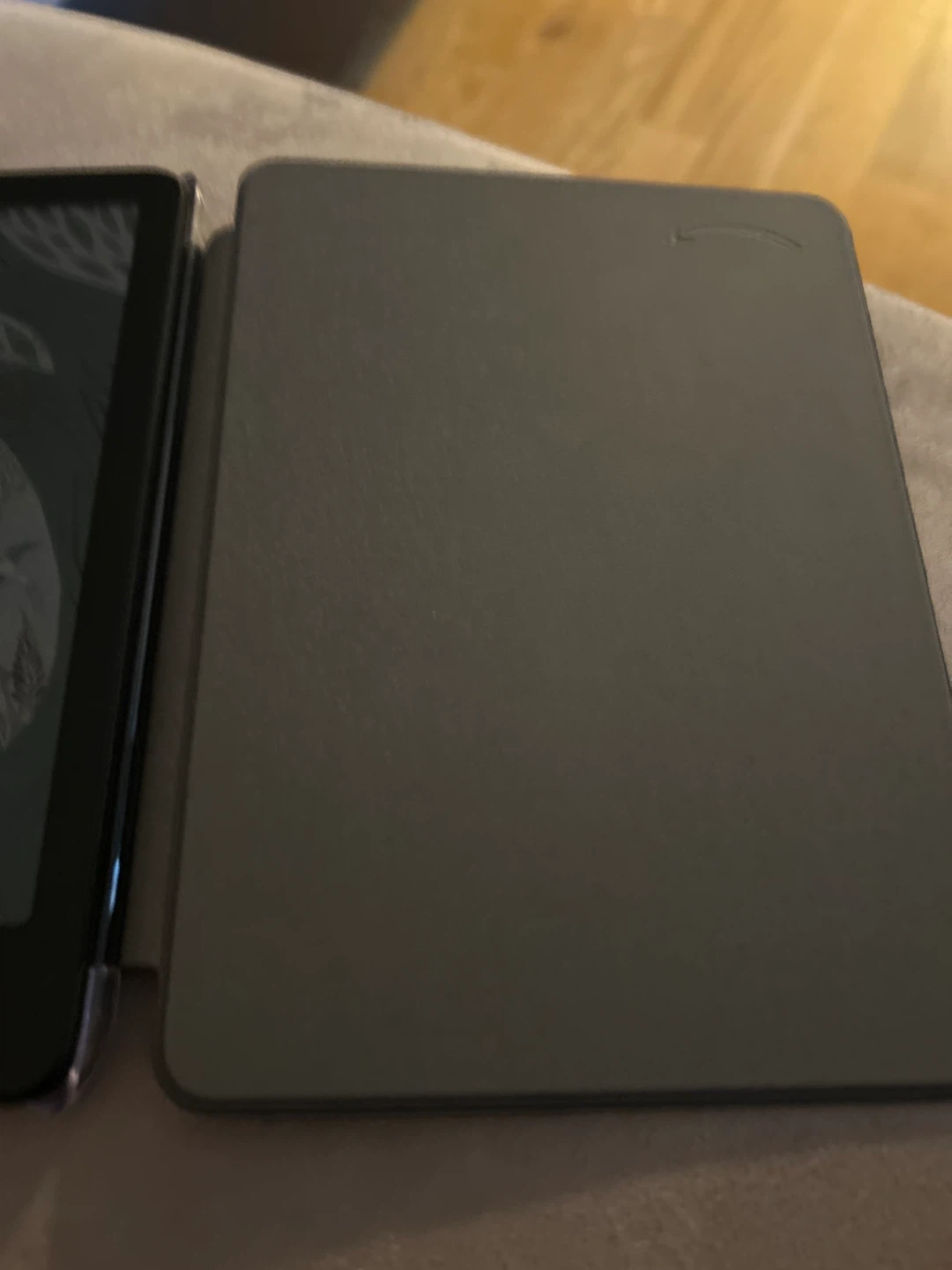 Kindle e-reader with cover - photo 2