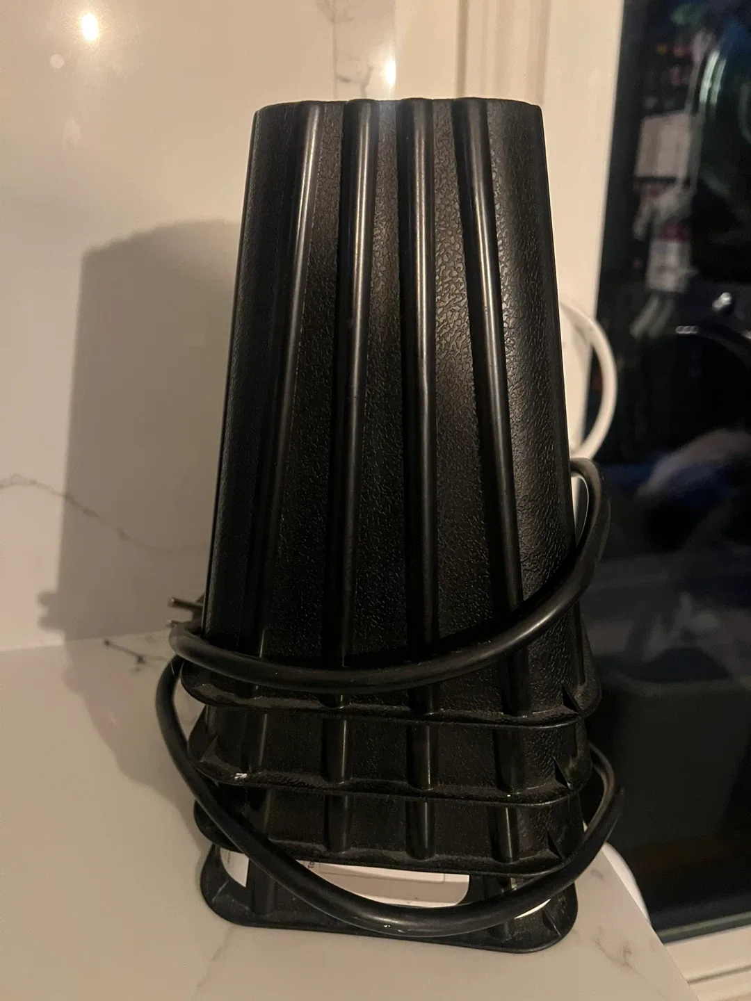 Heavy Duty 7.25 inch Bed Risers with Built-In Outlet image indicator(2)