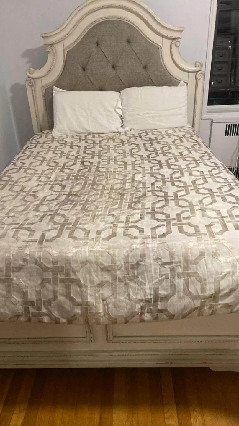 Bedroom Set - Dresser, Nightstand, Bed Frame