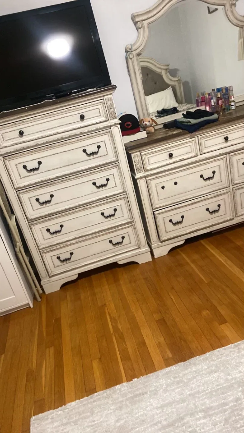 Bedroom Set - Dresser, Nightstand, Bed Frame image indicator(2)